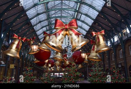 London, UK. 25th Nov, 2024. Christmas decorations at Covent Garden Market. (Photo by Vuk Valcic/SOPA Images/Sipa USA) Credit: Sipa USA/Alamy Live News Stock Photo