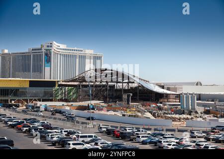 LAS VEGAS - AUGUST 21, 2024: panoramic view of the Las Vegas Convention Center (LVCC) undergoing reconstruction and renovation, highlighting urban dev Stock Photo