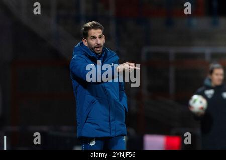 Theodoros Dedes (TSG Hoffenheim, Trainer) gestikuliert, GER, VfL Bochum vs TSG 1899 Hoffenheim, Fussball Frauen DFB Pokal, Achtelfinale, Saison 2024/2025, 22.11.2024 DFB regulations prohibit any use of photographs as image sequences and/or quasi-video Foto: Eibner-Pressefoto/Michael Memmler Stock Photo