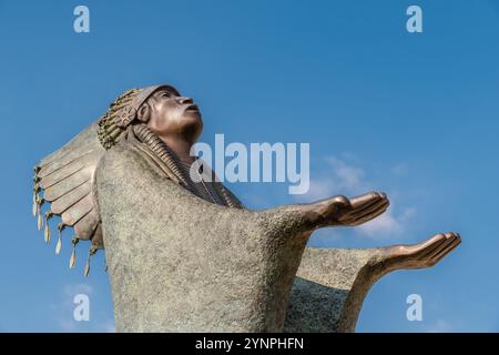 Albuquerque, NM, US-December 7,  2022: Sculpture of an indigenous native american at the Albuquerque Museum. Stock Photo