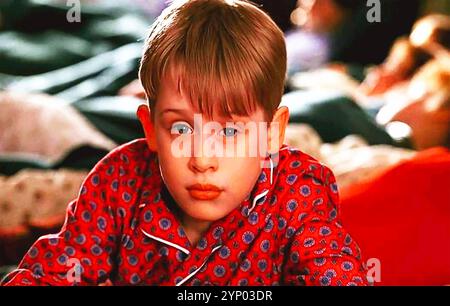 HOME ALONE 2: LOST IN NEW YORK  1992 20th Century Fox film with Macaulay Culkin as 10 year old  Kevin McCallister Stock Photo