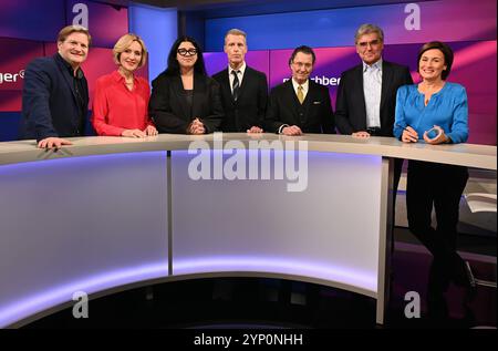Journalist Michael Bröcker, l-r, Moderatorin Petra Gerster ...