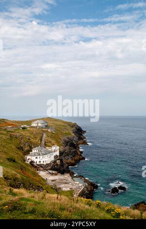 Lewnnick Cove House in the process of being developed into luxury flats.  Pentire Headland, Newquay, Cornwall, UK Stock Photo