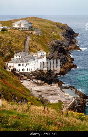 Lewnnick Cove House in the process of being developed into luxury flats.  Pentire Headland, Newquay, Cornwall, UK Stock Photo