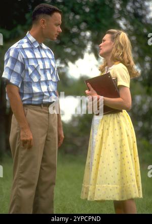 FORREST GUMP 1994 Paramount Pictures film with Tom Hanks as Gump and Robin Wright as his childhood friend Jenny Curran Stock Photo