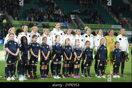 Easter Road, Stadium, Edinburgh Scotland .UK 29th November 24. Scotland v Finland UEFA WomenÕs European Qualifier Play - Off Final. Scotland Team Credit: eric mccowat/Alamy Live News Stock Photo