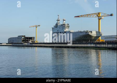 Saint-Nazaire, France. Nov 30,2024: As the war in Ukraine escalates ahead of potential negotiations & a race for new military technologies, look back at a forgotten event. 10 years ago, in last days of November 2014, French President François Hollande refused to honor the contract for the delivery of two helicopter carriers (BPC Mistral class) to Russia, in the wake of the invasion of Crimea. At the same time, sensitive IT equipment was stolen from one of the two ships under construction: the amphibious warships LHD Vladivostok and Sebastopol (Landing Helicopter Dock). Credit: KEVIN IZORCE/Ala Stock Photo