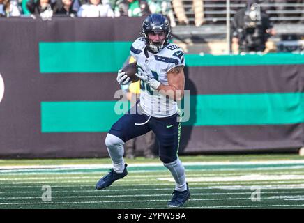 East Rutherford, New Jersey. 01st Dec, 2024. Seattle Seahawks tight end AJ Barner (88) looks for running room after a catch during a NFL game against the New York Jets at MetLife Stadium in East Rutherford, New Jersey. Duncan Williams/CSM Credit: Cal Sport Media/Alamy Live News Stock Photo