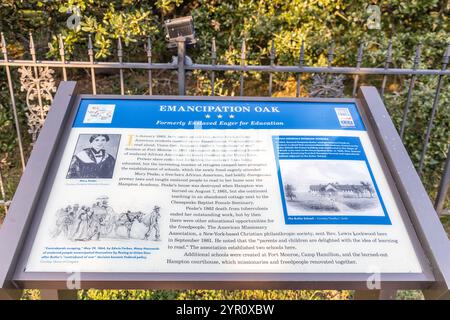 HAMPTON, VIRGINIA - AUGUST 25, 2024: Display sign for Emancipation Oak, a historic tree at Hampton University. Stock Photo