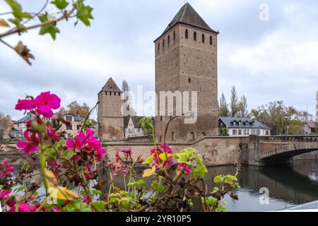 Die gedeckten Brücken in der Altstadt von Straßburg, Frankreich Stock Photo