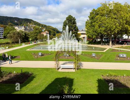 Spa park with fountain and Luitpold Casino on Oct 6, 2024 in Bad Kissingen, Germany. Fotograf: Peter Schatz Stock Photo