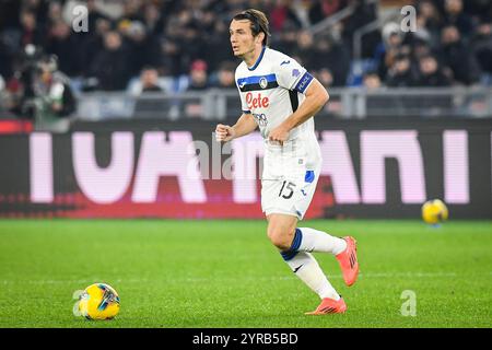 Rome, Italie. 02nd Dec, 2024. Marten DE ROON of Atalanta during the Italian championship Serie A football match between AS Roma and Atalanta BC on 2 December 2024 at Stadio Olimpico in Rome, Italy - Photo Matthieu Mirville (M Insabato)/DPPI Credit: DPPI Media/Alamy Live News Stock Photo