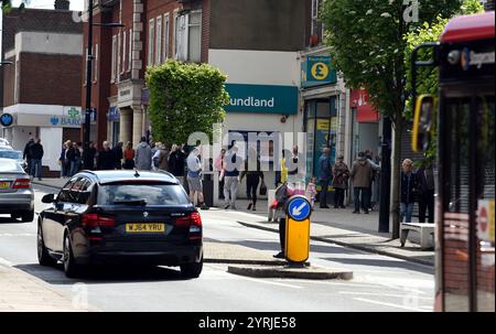 Southend Beachfront, 2nd June 2020 as Lockdown is flouted by crowds of visitors breaking social distance guidelines during the Corona Virus pandemic. COVID-19 pandemic spread to the United Kingdom in late January 2020. by 28 June 2020 there had been 311,151 confirmed cases  and 43,550 deaths of confirmed cases Stock Photo