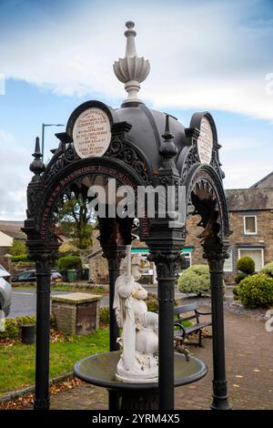 UK, County Durham, Teesdale, Middleton in Teesdale, Horsemarket, Bainbridge memorial cast iron fountain Stock Photo