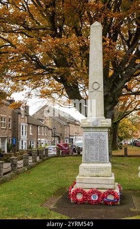 UK, County Durham, Teesdale, Middleton in Teesdale, Chapel Row, houses shops and War Memorial Stock Photo