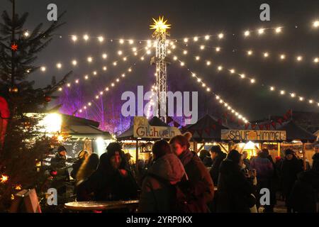 04.12.2024, Berlin - Deutschland. Historischer Weihnachtsmarkt auf dem RAW Gelände. *** 04 12 2024, Berlin Germany Historic Christmas market on the RAW site Stock Photo