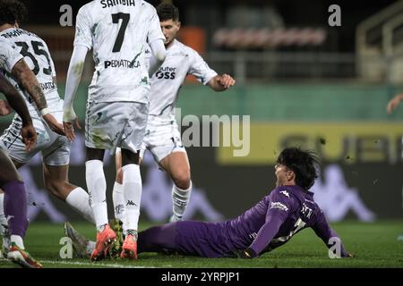 Firenze, Italia. 04th Dec, 2024. Fiorentina's Riccardo Sottil fights for the ball with Empoli's Luca Marianucci during the Round of 16 Frecciarossa Italian Cup 2024/2025 match between Fiorentina and Empoli at Artemio Franchi stadium - Sport, Soccer - Florence, Italy - Wednesday December 4, 2024 (Photo by Massimo Paolone/LaPresse) Credit: LaPresse/Alamy Live News Stock Photo