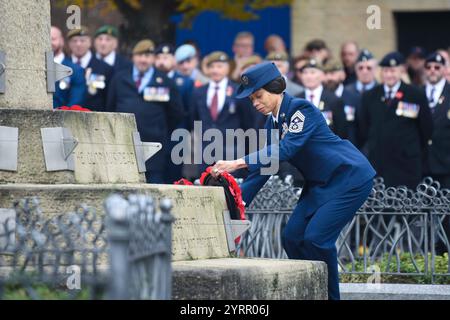 Bury St. Edmunds, Suffolk, UK. 10th Nov, 2024. U.S. Air Force Chief Master Sgt. Tiffany Griego, 100th Air Refueling Wing command chief, lays a wreath at a war memorial on Angel Hill during a Remembrance Day ceremony in Bury St. Edmunds, England, Nov. 10, 2024. By participating in Remembrance Day, U.S. service members honored the sacrifices made by their British counterparts, showing the U.S.' dedication to our allies not only in times of war but also in moments of peace. (Credit Image: © U.S. Air Force/ZUMA Press Wire) EDITORIAL USAGE ONLY! Not for Commercial USAGE! Stock Photo