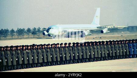 The U.S. 'Air Force One' lands in China with President Richard Nixon and First Lady Pat Nixon aboard. 1972 Stock Photo