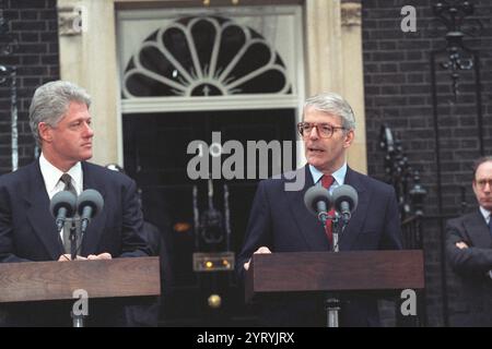 President Bill Clinton and Prime Minister John Major of the United Kingdom deliver press statement in front of 10 Downing Street, London, 1995. Stock Photo