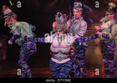 Madrid, Spain. 26th Feb, 2022. EDITORIAL USE ONLY) Artists perform during Alegría by Cirque Du Soleil show on December 04, 2024 in Madrid, Spain. Credit: Sipa USA/Alamy Live News Stock Photo