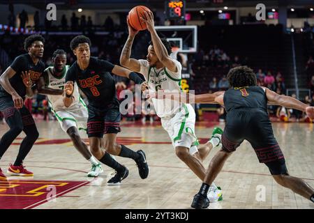 Southern California guard Kevin Patton Jr. (8) in action during the ...