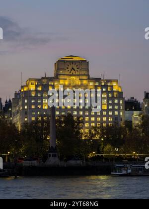 Shell Mex House, Eighty the Strand, Nighttime London, London, England ...
