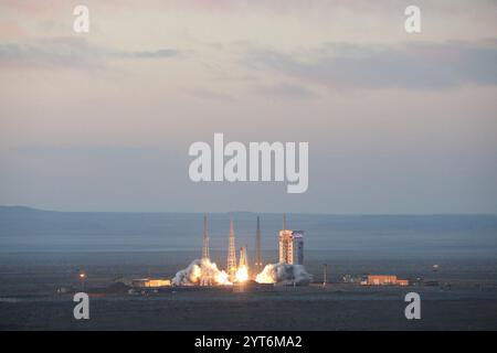 Semnan, Iran. 6th Dec, 2024. Iran's Simorgh (Phoenix) satellite carrier ...
