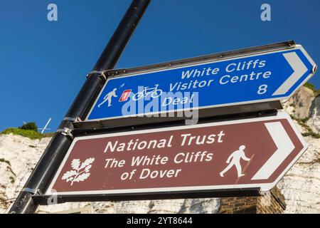 England, Kent, Dover, Pedestrian and Cyclist Sign Post to the White Cliffs of Dover Stock Photo