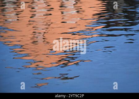 In the water mirror - The house on the canal Stock Photo