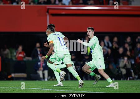 Raphinha of FC Barcelona celebrating Lamine Yamal of FC Barcelona goal ...