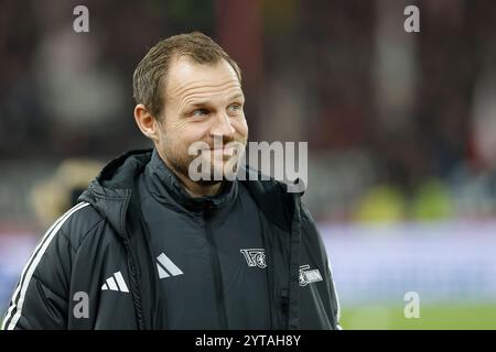 Stuttgart, Ger. 06th Dec, 2024. Bild: v.l. Trainer Bo Svensson ( 1.FC Union Berlin), 06.12.2024, Fussball, Bundesliga, VfB Stuttgart - 1. FC Union Berlin, GER, Stuttgart, MHPArena, DFL REGULATIONS PROHIBIT ANY USE OF PHOTOGRAPHS AS IMAGE SEQUENCES AND/OR QUASI-VIDEO. Credit: HMB Media/Alamy Live News Stock Photo