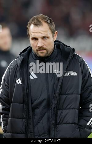 Stuttgart, Ger. 06th Dec, 2024. Bild: v.l. Trainer Bo Svensson ( 1.FC Union Berlin), 06.12.2024, Fussball, Bundesliga, VfB Stuttgart - 1. FC Union Berlin, GER, Stuttgart, MHPArena, DFL REGULATIONS PROHIBIT ANY USE OF PHOTOGRAPHS AS IMAGE SEQUENCES AND/OR QUASI-VIDEO. Credit: HMB Media/Alamy Live News Stock Photo