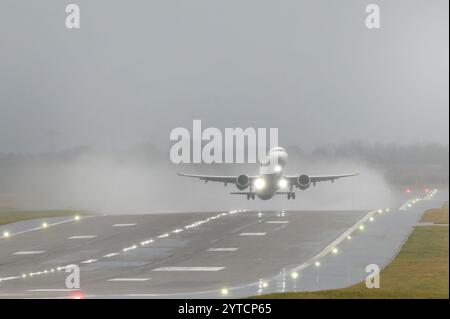 Birmingham Airport 7th December 2024 - Pilots struggle to land and take off in Storm Darragh 60mph crosswinds at Birmingham Aiport Credit: British News and Media/Alamy Live News Stock Photo