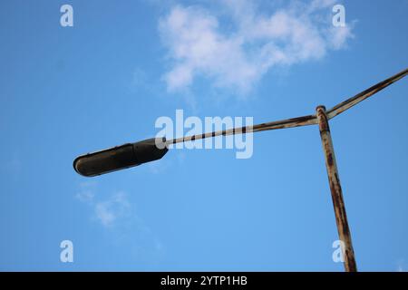 Philips MA90 1980s/90s Old Abandoned Street Light Lamp Post (Rownhams Motorway Services) Stock Photo