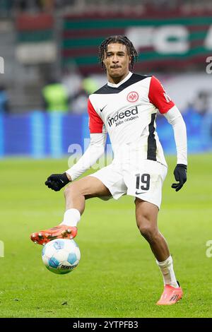 Jean Bahoya (Eintracht Frankfurt #19) on the ball, cutout, portrait ...
