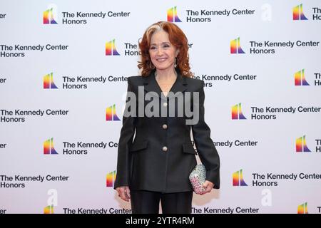 Blues rock singer-songwriter and guitarist Bonnie Raitt arrives for the Medallion Ceremony honoring the recipients of the 47th Annual Kennedy Center Honors at the United States Department of State in Washington, DC on Saturday, December 7, 2024. The 2024 honorees are: acclaimed director and filmmaker Francis Ford Coppola; legendary American rock band the Grateful Dead (Mickey Hart, Bill Kreutzmann, Phil Lesh, Bobby Weir); blues rock singer-songwriter and guitarist Bonnie Raitt; jazz trumpeter, pianist, and composer Arturo Sandoval; and The Apollo, which will receive a special Honors as an icon Stock Photo