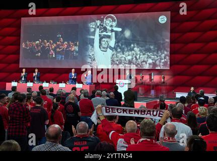 Munich, Germany. 08th Dec, 2024. Herbert HAINER, FCB president and Ex CEO Adidas honors the achievements of Franz Beckenbauer with Heidi Beckenbauer with son Joelat the annual general Meeting of FC BAYERN MueNCHEN in BMW Park Munich, Dec 8, 2024, Season 2024/2025, Photographer: ddp images/star-images Credit: ddp media GmbH/Alamy Live News Stock Photo