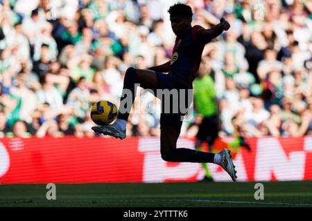 Sevilla, Spain. 07th Dec, 2024. Lamine Yamal (FC Barcelona) seen in action during LaLiga EASPORTS game between teams of Real Betis Balompie and FC Barcelona at Estadio Benito Villamarin (Photo by Maciej Rogowski/SOPA Images/Sipa USA) Credit: Sipa USA/Alamy Live News Stock Photo