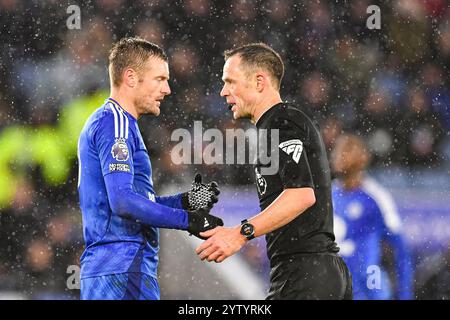 King Power Stadium, Leicester, UK. 8th Dec, 2024. Premier League Football, Leicester City versus Brighton and Hove Albion; Jamie Vardy of Leicester discusses a decision with Referee Stuart Attwell Credit: Action Plus Sports/Alamy Live News Stock Photo