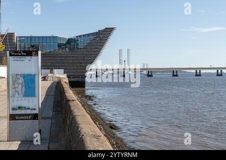 The architecture of the Victoria and Albert design Museum from the Riverside Walk, Dundee, Angus, Scotland Stock Photo