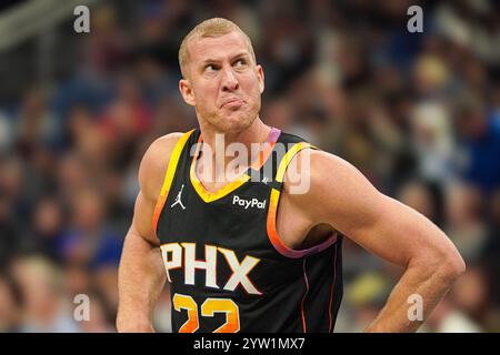 Phoenix Suns center Mason Plumlee (22) and Denver Nuggets guard Russell ...