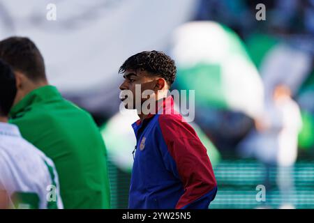 Sevilla, Spain. 07th Dec, 2024. Lamine Yamal (FC Barcelona) seen in action during LaLiga EASPORTS game between teams of Real Betis Balompie and FC Barcelona at Estadio Benito Villamarin Credit: SOPA Images Limited/Alamy Live News Stock Photo