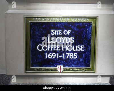 City of London commemorative plaque, Lloyds Coffee House 1691-1795. Opened by Edward Lloyd on Tower Street it became the home of marine insurance Stock Photo