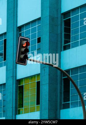 Red Traffic Light Stock Photo - Alamy