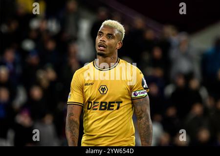 London, UK. 09th Dec, 2024. London, England, December 09 2024: Mario Lemina (5 Wolverhampton Wanderers) during the Premier League game between West Ham and Wolverhampton Wanderers at London Stadium in London, England. (Pedro Porru/SPP) Credit: SPP Sport Press Photo. /Alamy Live News Stock Photo