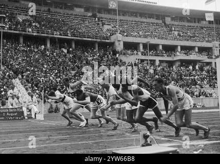 Athletes at the start of the men 800-meter race.   Archive Photograph of the 1936 Summer Olympics in Berlin Stock Photo