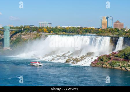 Tourists on the Niagara City Cruises at Niagara Falls, Ontario, Canada Stock Photo