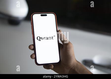 Qwant logo is displayed on smartphone. Qwant is a French search engine. Stock Photo