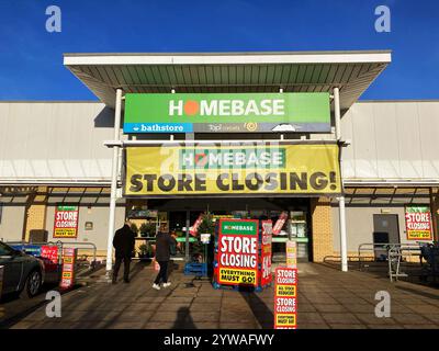 Homebase store at Craigleith Retail Park closing down with everything must go sales, Edinburgh, Scotland Stock Photo